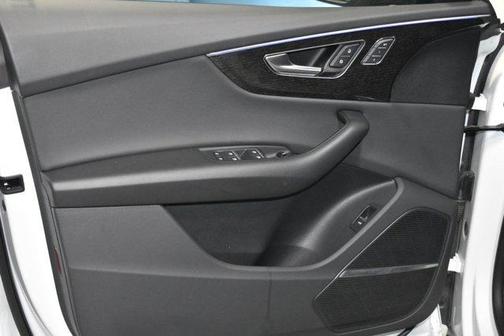 2021 Audi Q8 55 Premium Plus