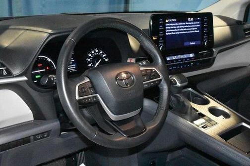 Midnight Black Metallic 2023 Toyota Sienna XLE