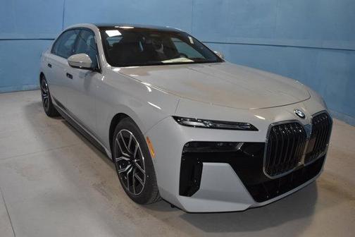 2026 BMW 740 i xDrive