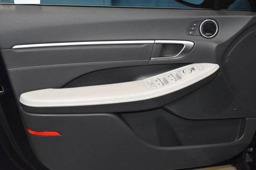 2024 Hyundai SONATA Hybrid Limited
