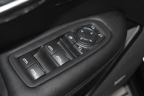 Stellar Black Metallic 2021 Cadillac XT5 Premium Luxury