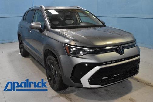 Platinum Gray Metallic 2025 Volkswagen Taos 1.5T SEL