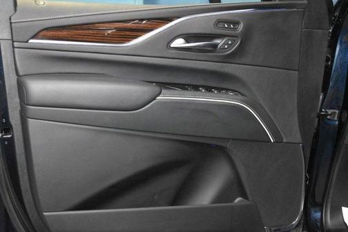 2023 Cadillac Escalade ESV Luxury