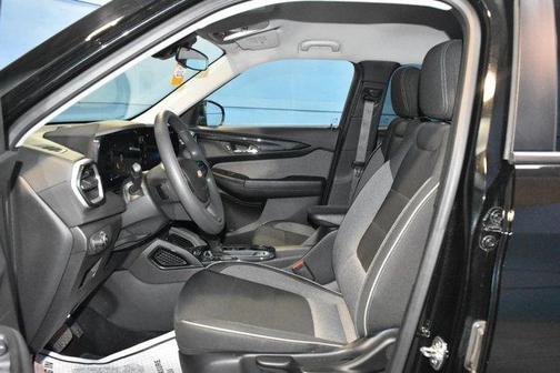 Mosaic Black Metallic 2025 Chevrolet Trailblazer LT
