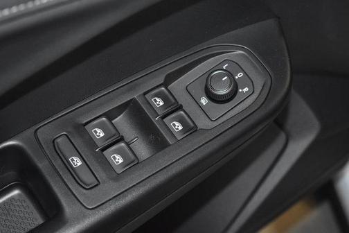 2025 Volkswagen Taos 1.5T SE Black