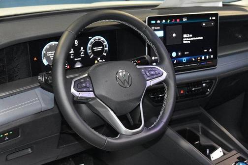 Pure White 2026 Volkswagen Tiguan 2.0T SE