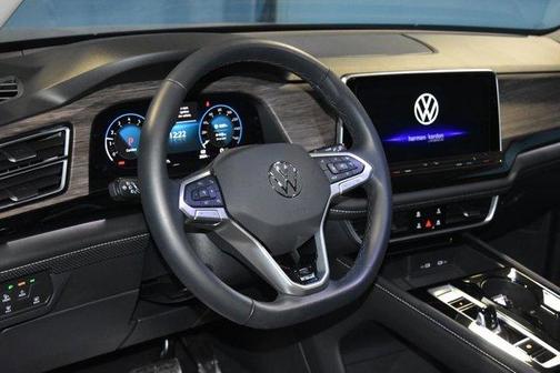 2025 Volkswagen Atlas 2.0T SEL Premium R-Line
