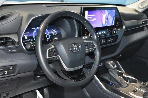2023 Toyota Highlander Hybrid Limited