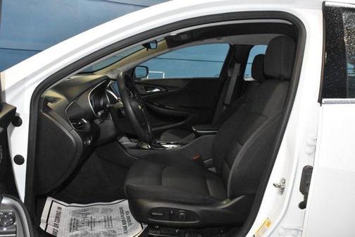 Summit White 2024 Chevrolet Malibu LT