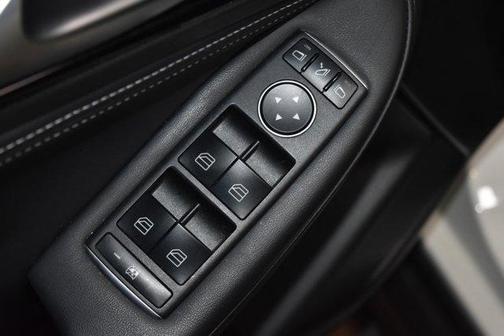 Majestic White 2018 INFINITI QX30 ESSENTIAL