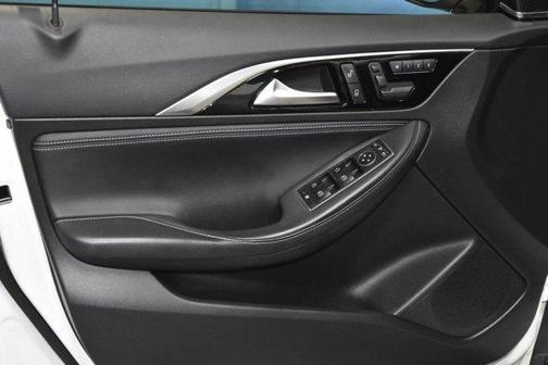 Majestic White 2018 INFINITI QX30 ESSENTIAL