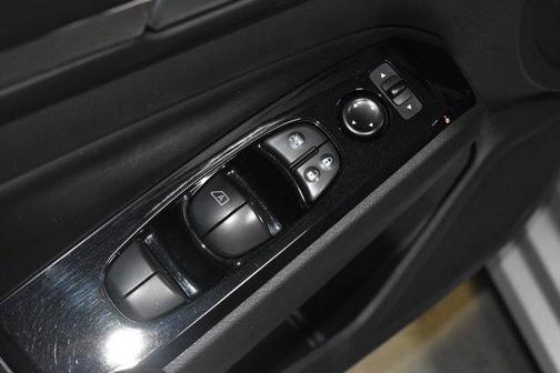 Brilliant Silver Metallic 2024 Nissan Altima 2.5 SR