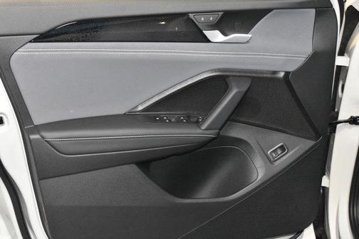 Sandstone 2026 Volkswagen Tiguan 2.0T SE R-Line Black