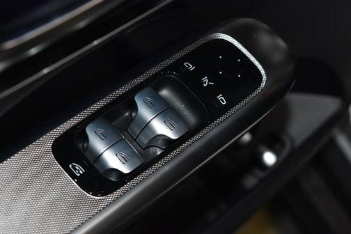2025 Mercedes-Benz GLC 350e Base 4MATIC