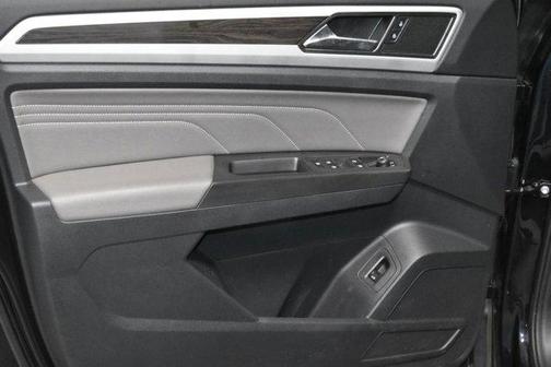 2023 Volkswagen Atlas 3.6L SE w/Technology