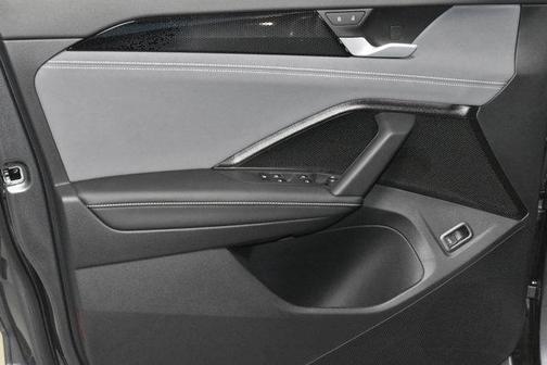 Platinum Gray Metallic 2026 Volkswagen Tiguan 2.0T SE