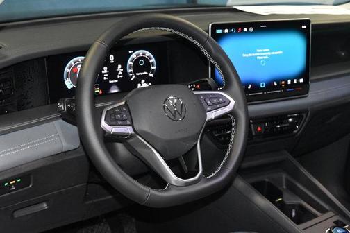 Platinum Gray Metallic 2026 Volkswagen Tiguan 2.0T SE
