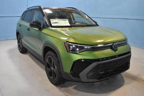 2025 Volkswagen Taos 1.5T SE Black