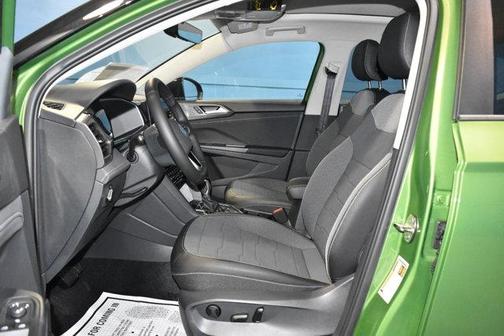 2025 Volkswagen Taos 1.5T SE Black