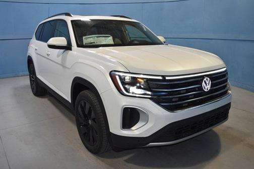 Opal White Pearl 2026 Volkswagen Atlas 2.0T SE W/TECHNOLOGY