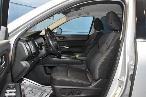 Brilliant Silver Metallic 2025 Nissan Pathfinder SV