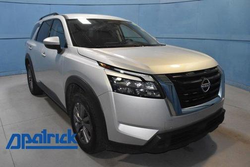 Brilliant Silver Metallic 2025 Nissan Pathfinder SV