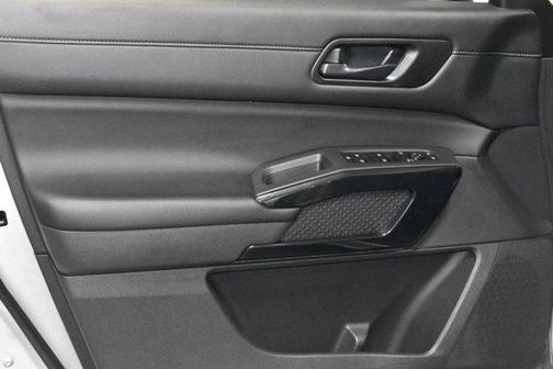 Brilliant Silver Metallic 2025 Nissan Pathfinder SV