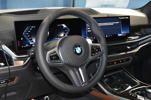 2026 BMW X7 M60i