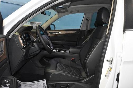 White 2026 Volkswagen Atlas 2.0T SE W/TECHNOLOGY