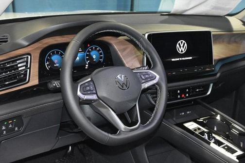 White 2026 Volkswagen Atlas 2.0T SE W/TECHNOLOGY