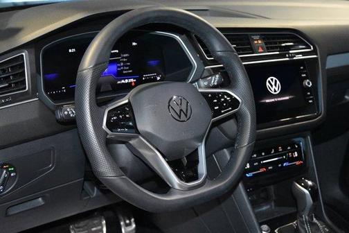 2024 Volkswagen Tiguan 2.0T SE R-Line Black