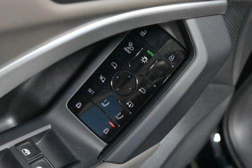 Mythos Black Metallic 2025 Audi Q5 2.0T quattro Premium