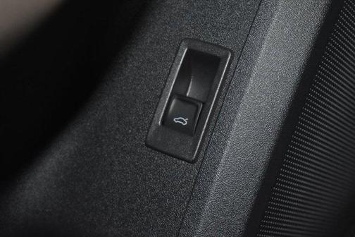 Mythos Black Metallic 2025 Audi Q5 2.0T quattro Premium