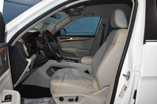 Opal White Pearl 2026 Volkswagen Atlas 2.0T SE