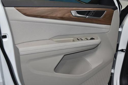 Opal White Pearl 2026 Volkswagen Atlas 2.0T SE