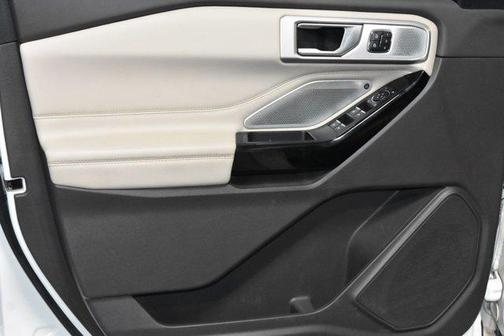 White Metallic 2021 Ford Explorer Platinum