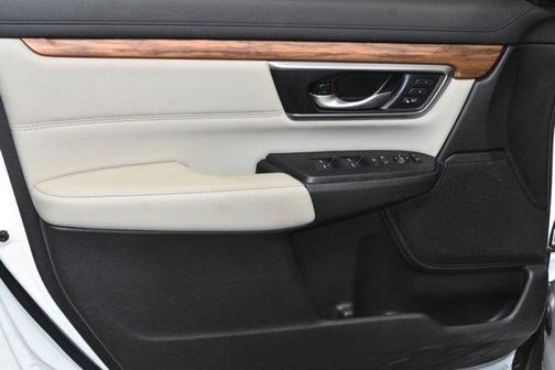 Platinum White Pearl 2021 Honda CR-V Hybrid Touring