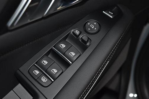 Gray Metallic 2027 BMW X7 xDrive40i