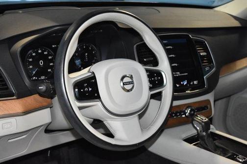 2021 Volvo XC90 T6 Momentum 6 Passenger