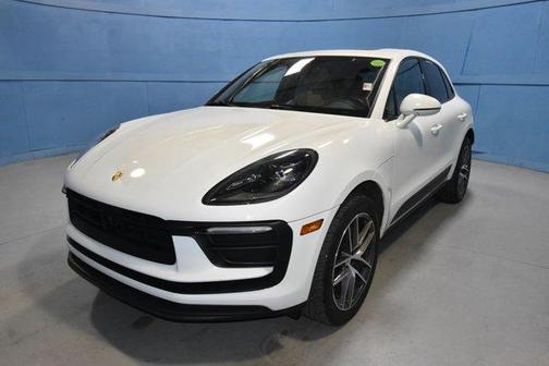White 2022 Porsche Macan Base
