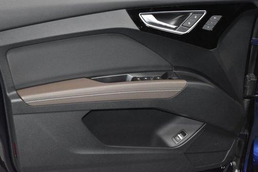 2024 Audi Q4 e-tron 55 quattro Premium