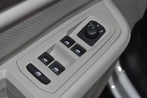White 2026 Volkswagen Atlas 2.0T SE W/TECHNOLOGY
