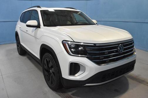 White 2026 Volkswagen Atlas 2.0T SE W/TECHNOLOGY