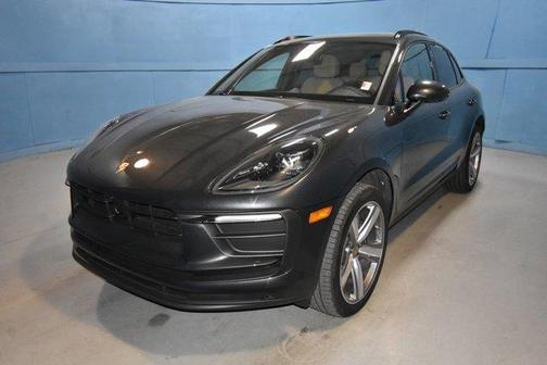 Volcano Grey Metallic 2025 Porsche Macan
