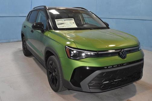 Green 2026 Volkswagen Taos 1.5T SE Black
