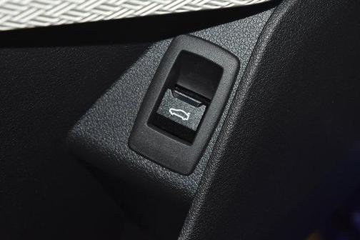 Portimao Blue Metallic 2026 BMW X2 xDrive28i