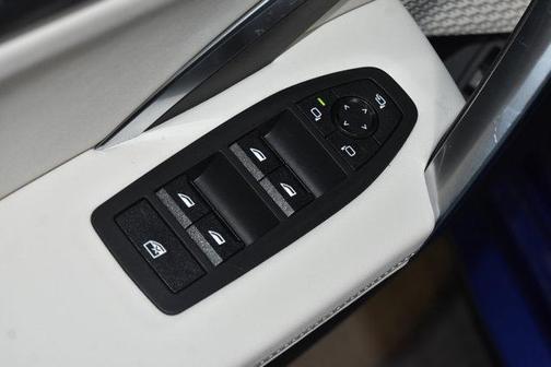 Portimao Blue Metallic 2026 BMW X2 xDrive28i