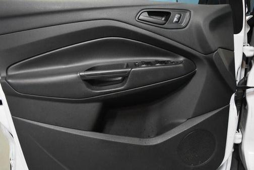 Photo 4 of 23 of 2018 Ford Escape S