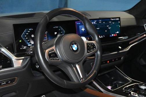 2024 BMW X7 M60i