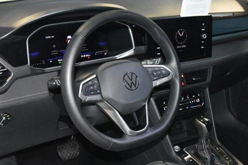 2025 Volkswagen Taos 1.5T SE Black